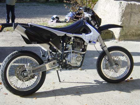 AJP PR4 125 Supermotard 2004